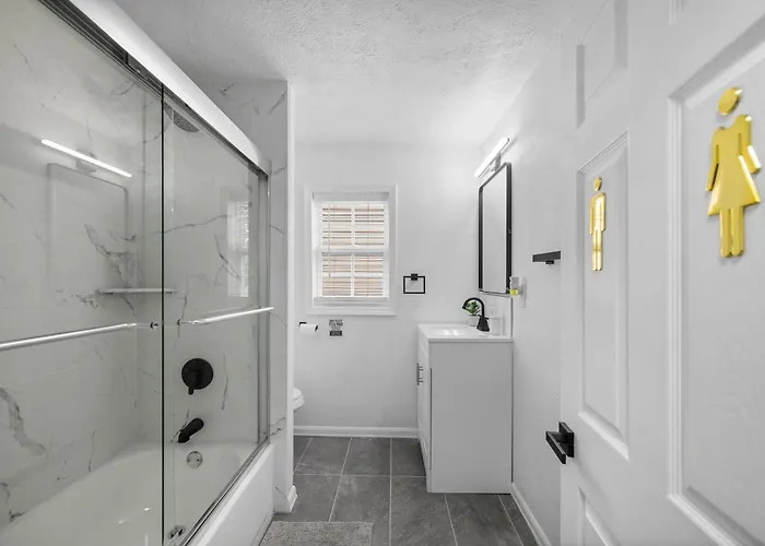Homestay Bloomfield C Stylish And Cozy Private Bedroom, Shared Bathroom, With Free Parking Pittsburgh